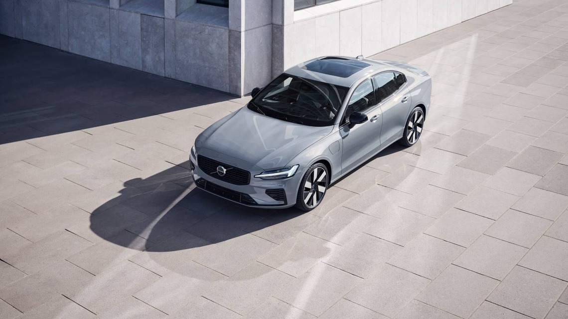 Volvo's S60 Replacement May Bring Back the S70 Name as a Plug-In Hybrid 