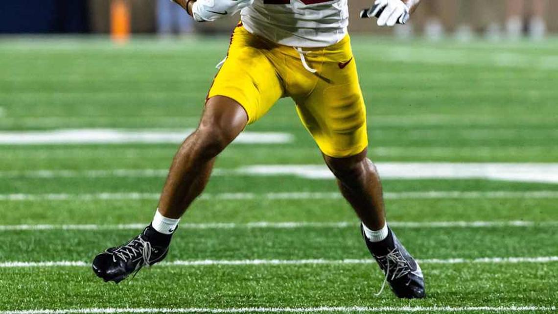  Oct 18, 2025; South Bend, Indiana, USA; Southern California Trojans wide receiver Tanook Hines (16) runs the ball against the Notre Dame Fighting Irish during the first half at Notre Dame Stadium. Mandatory Credit: Michael Caterina-Imagn Images | Michael Caterina-Imagn Images 