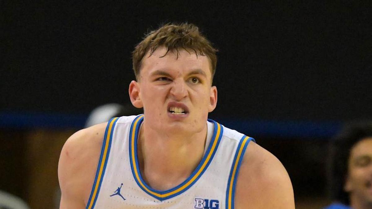  Jan 20, 2026; Los Angeles, California, USA; UCLA Bruins forward Tyler Bilodeau (34) reacts after a 3-point basket in the second half against the Purdue Boilermakers at Pauley Pavilion presented by Wescom Financial. Mandatory Credit: Jayne Kamin-Oncea-Imagn Images | Jayne Kamin-Oncea-Imagn Images 