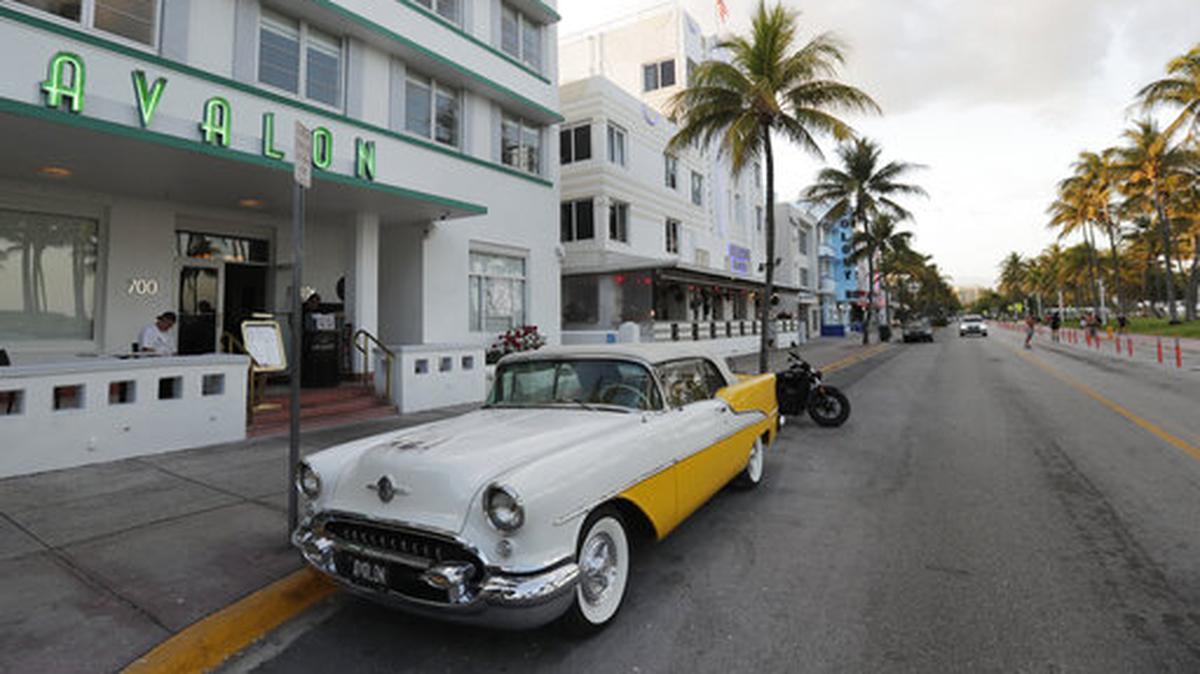 What are the rules for parking on a residential street?
