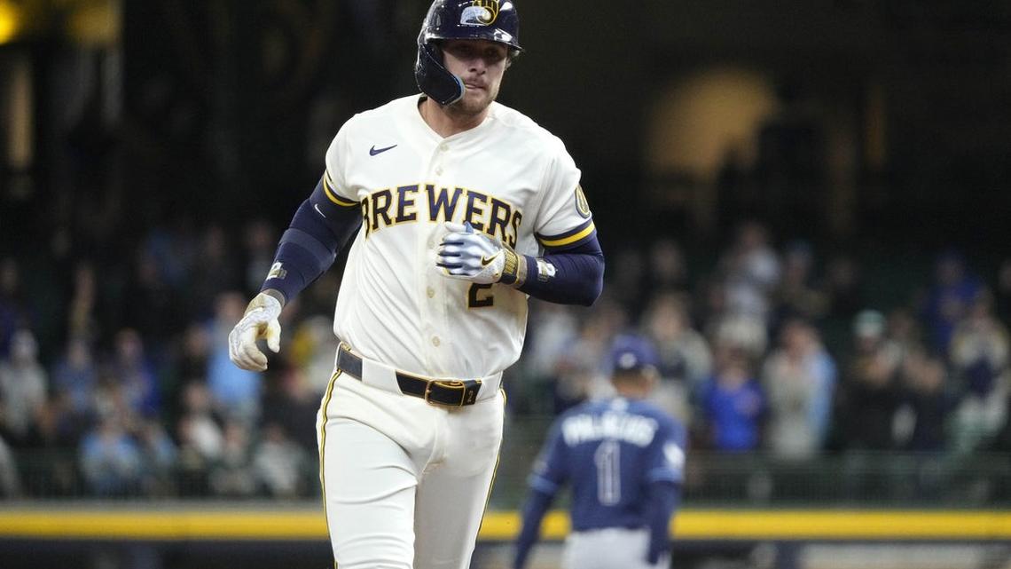 Brewers rally in six-run eighth to topple Rays 