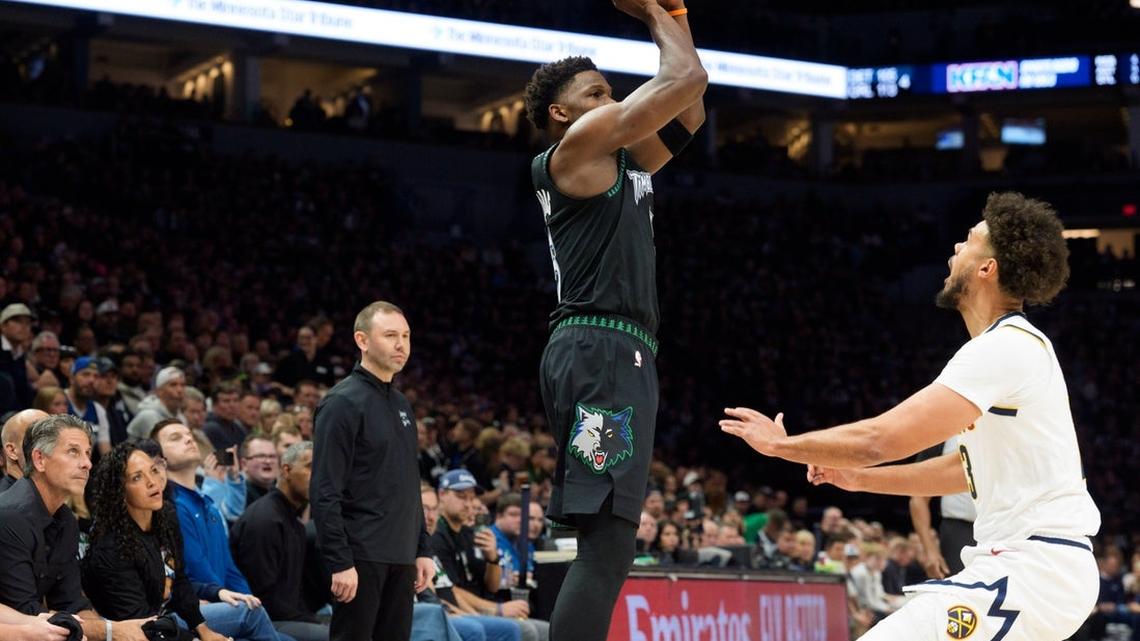 T-wolves star Anthony Edwards (knee) exits game vs. Nuggets 