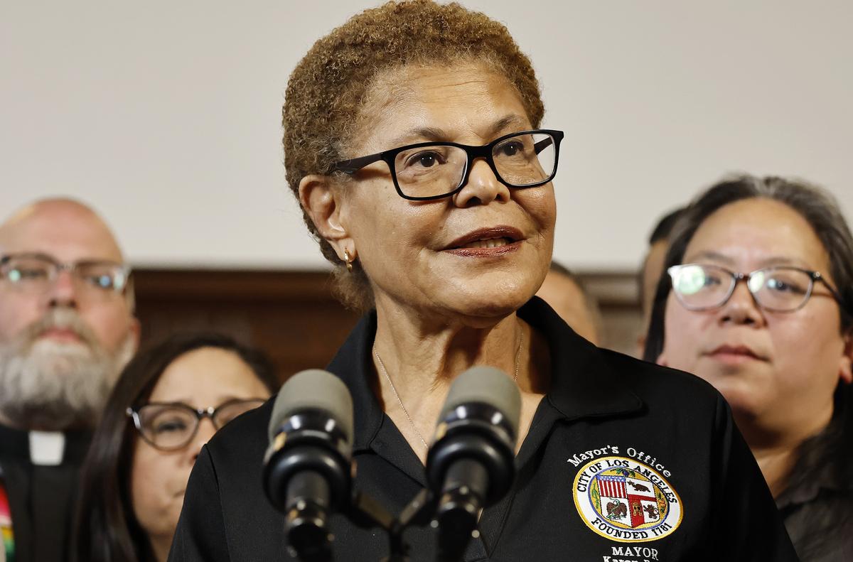  Los Angeles Mayor Karen Bass speaks to reporters on June 12, 2025, in Los Angeles, California. 