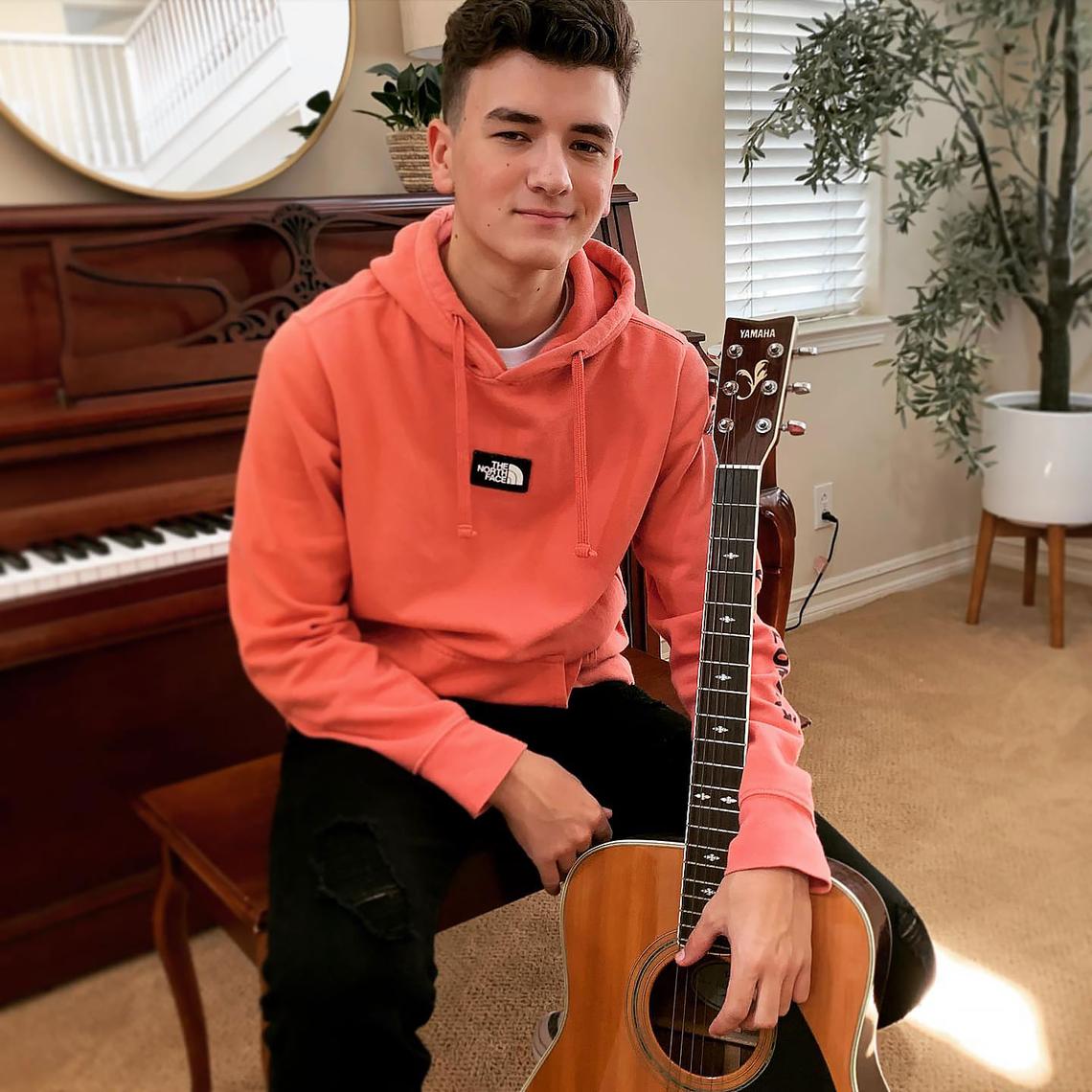 Mark Bontempo JoJo's first-ever public relationship was with Mark Bontempo in August 2020. The pair dated for a few months before calling it quits. "I am single as a Pringle right now. But Mark and I did break up. We were together for three months and it was great," she told Entertainment Tonight after their split in December 2020. "We had fun, we drove through Taco Bell, I think, 450 times. We had some really fun nights. We never actually had any hard times, we never fought, we never were mad at each other. It was honestly a great time." Courtesy of Mark Bontempo/Instagram