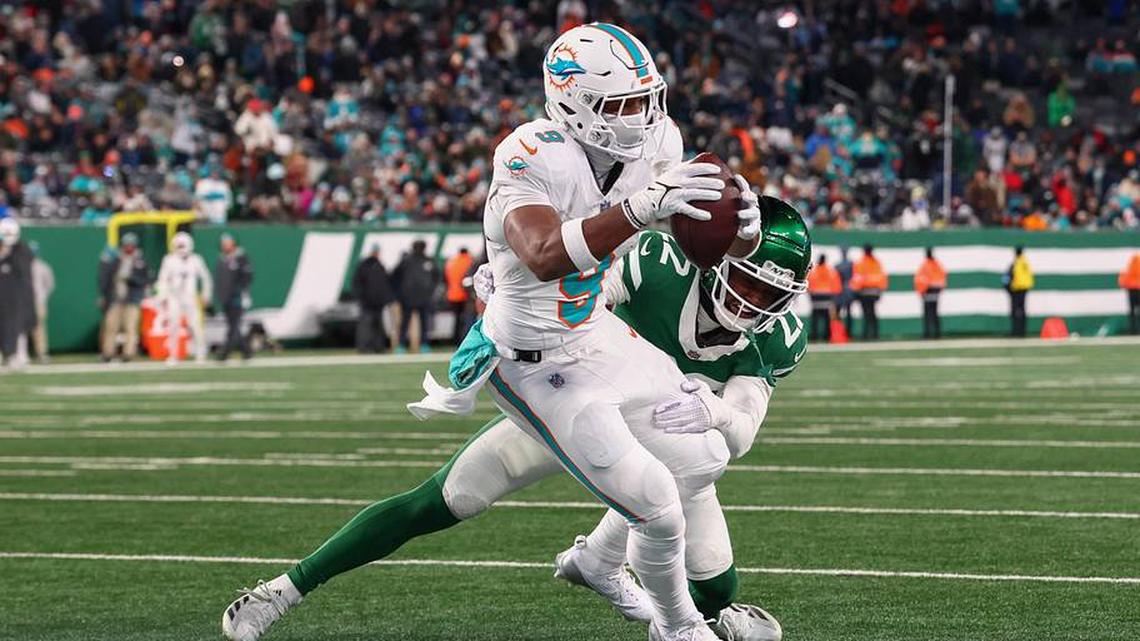 Breaking Down Unemployed Former Dolphins and The Idea of Post-June 1 Reunions