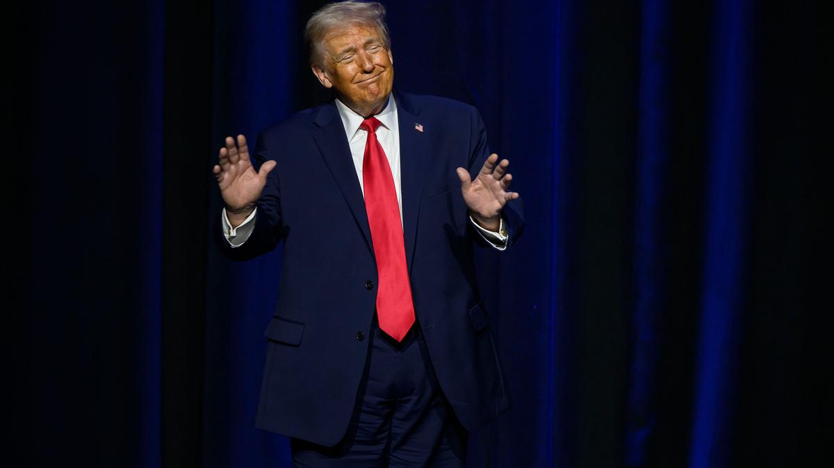 President Donald Trump arrives to speak during a meeting of the Detroit Economic Club, at Motor City Casino, in Detroit, Jan. 13, 2026. (David Guralnick/The Detroit News/TNS)