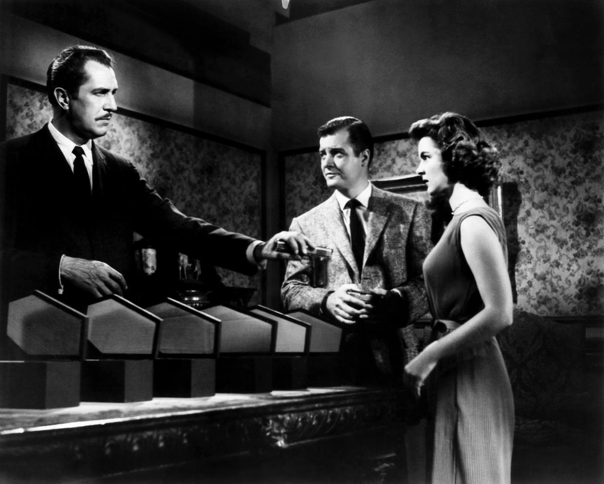 HOUSE ON HAUNTED HILL, from left, Vincent Price, Richard Long, Carolyn Craig, 1959Courtesy the Everett Collection