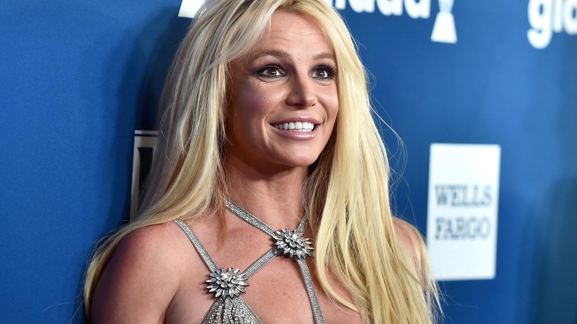 Britney Spears voluntarily checks into rehab following DUI arrest