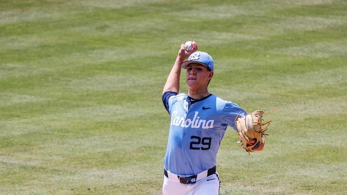  Jun 7, 2025; Chapel Hill, NC, USA; North Carolina pitcher Jason DeCaro (29) pitches the ball during the first inning of the Super Regionals game against Arizona in Chapel Hill, North Carolina. Mandatory Credit: Jaylynn Nash-Imagn Images | Jaylynn Nash-Imagn Images 