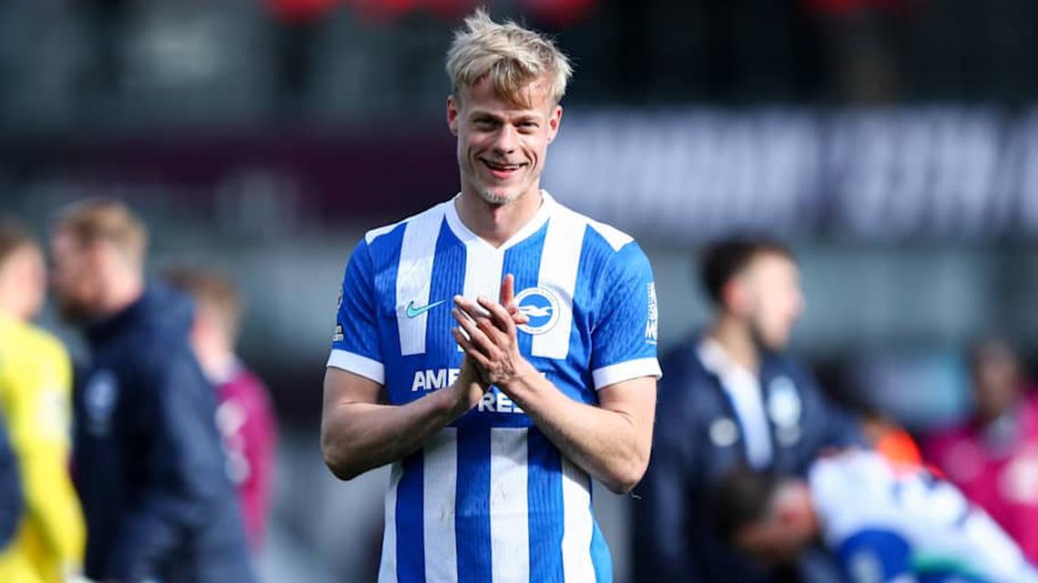  Jan Paul van Hecke has plenty of admirers. | Jorge Horsted/News Images/NurPhoto/Getty Images 