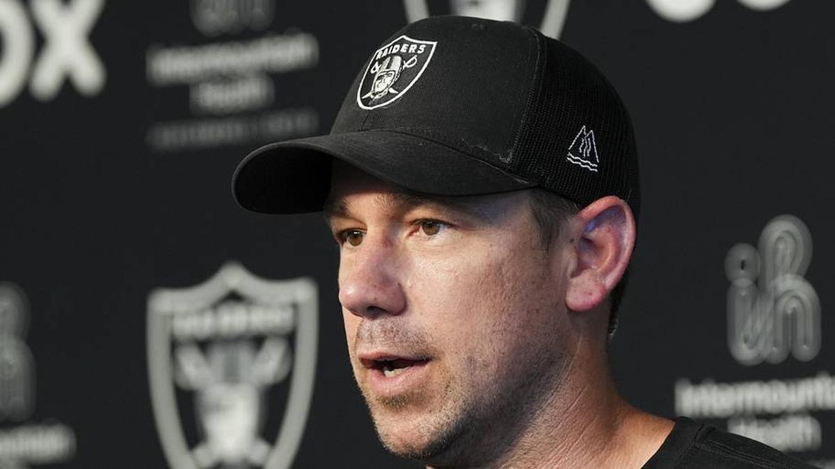  May 20, 2026; Henderson, NV, USA; Las Vegas Raiders head coach Klint Kubiak speaks during a news conference during organized team activities at Intermountain Health Performance Center. Mandatory Credit: Candice Ward-Imagn Images | Candice Ward-Imagn Images 