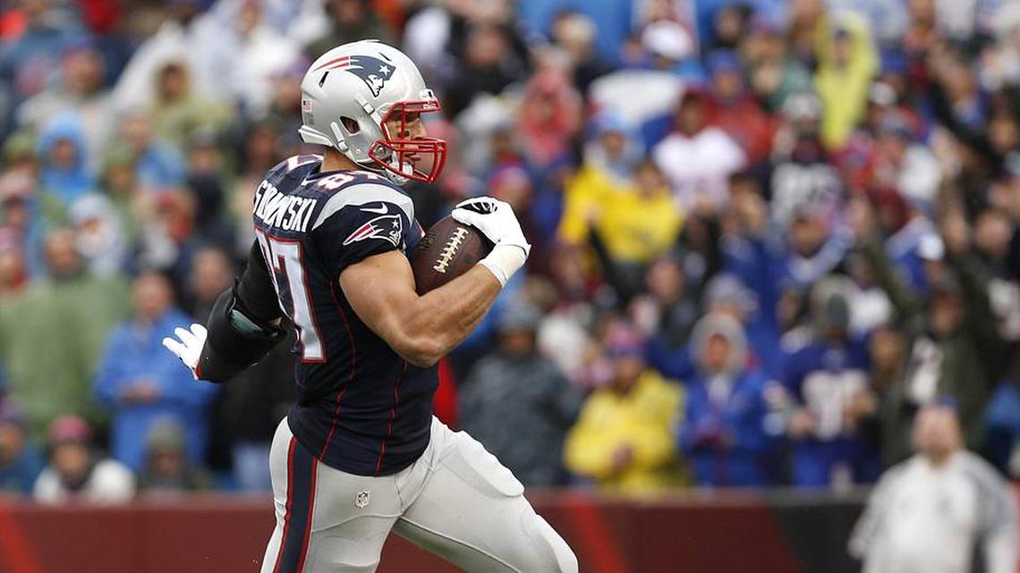  Oct 30, 2016; Orchard Park, NY, USA; New England Patriots tight end Rob Gronkowski (87) runs for a touchdown after catching a pass during the first half against the Buffalo Bills at New Era Field. Mandatory Credit: Kevin Hoffman-Imagn Images | Kevin Hoffman-Imagn Images 