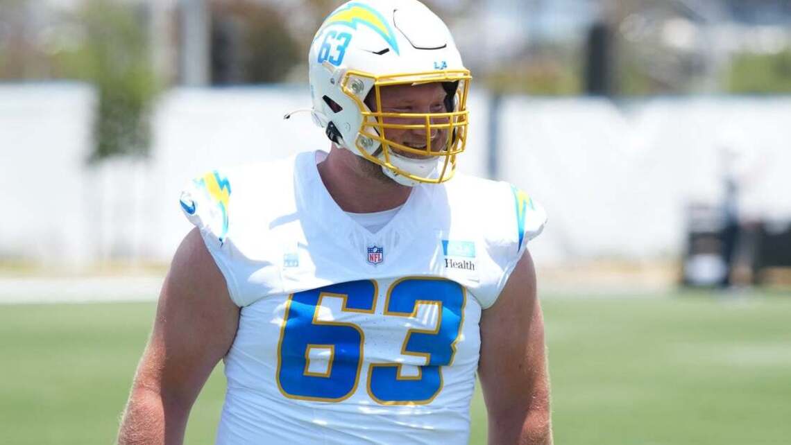 Chargers C Tyler Biadasz carted off field with leg injury 