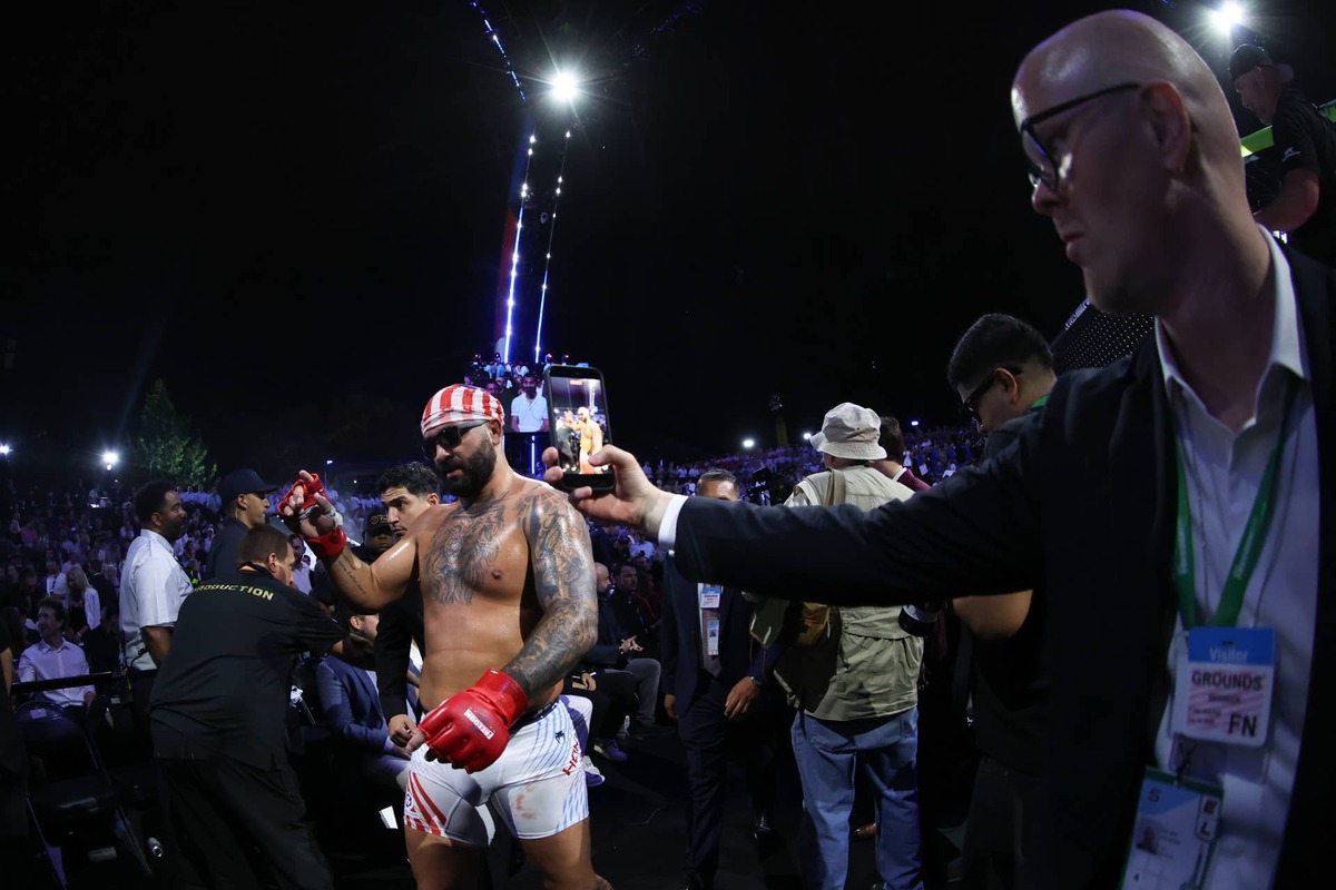  Jun 14, 2026; Washington, D.C., UNITED STATES; Josh Hokit leaves the octagon after a win against Derrick Lewis (not pictured) during UFC Freedom 250 at White House South Lawn. Mandatory Credit: Amber Searls-Imagn Images 