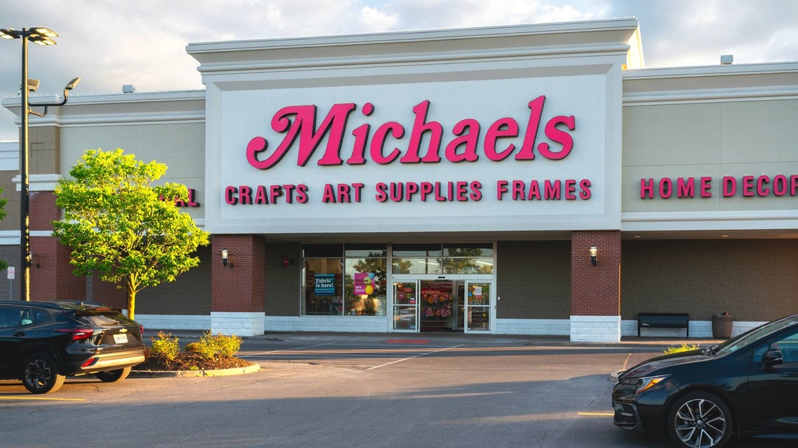 Michaels' $16 Thanksgiving Simmer Pot Kits Make Any Home Smell Like Fall 