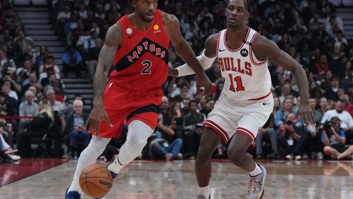 Kawhi Leonard, Raptors open season with romp past Bulls 