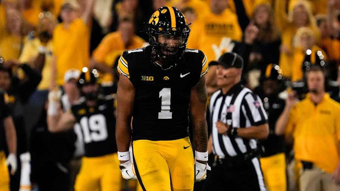  Iowa Hawkeyes defensive back Xavier Nwankpa (1) reacts during a college football game against the Penn State Nittany Lions Oct. 18, 2025 at Kinnick Stadium in Iowa City, Iowa. | Julia Hansen/Iowa City Press-Citizen / USA TODAY NETWORK via Imagn Images 