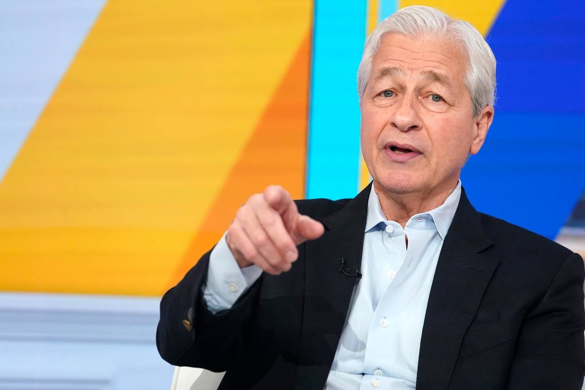  Jamie Dimon is surprised the market is this calm, likening the bull run to a tsunami. 