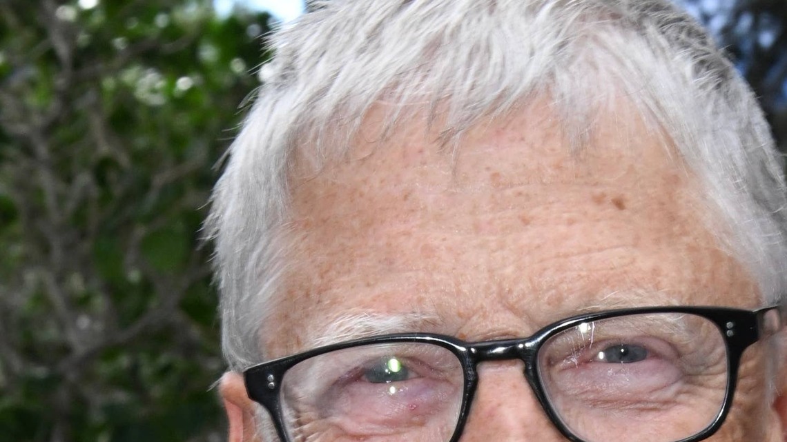 How much MSFT stock does Microsoft founder Bill Gates actually own?