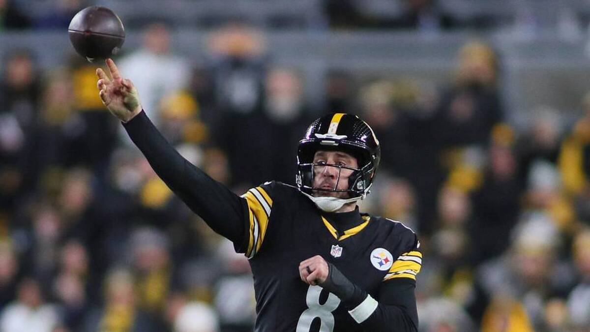  Pittsburgh Steelers quarterback Aaron Rodgers (8) fires the ball downfield during the second half of the NFL Wild Card game against the Houston Texans at Acrisure Stadium in Pittsburgh, PA on January 12, 2026. | Michael Longo/For USA Today Network-PA / USA TODAY NETWORK via Imagn Images 