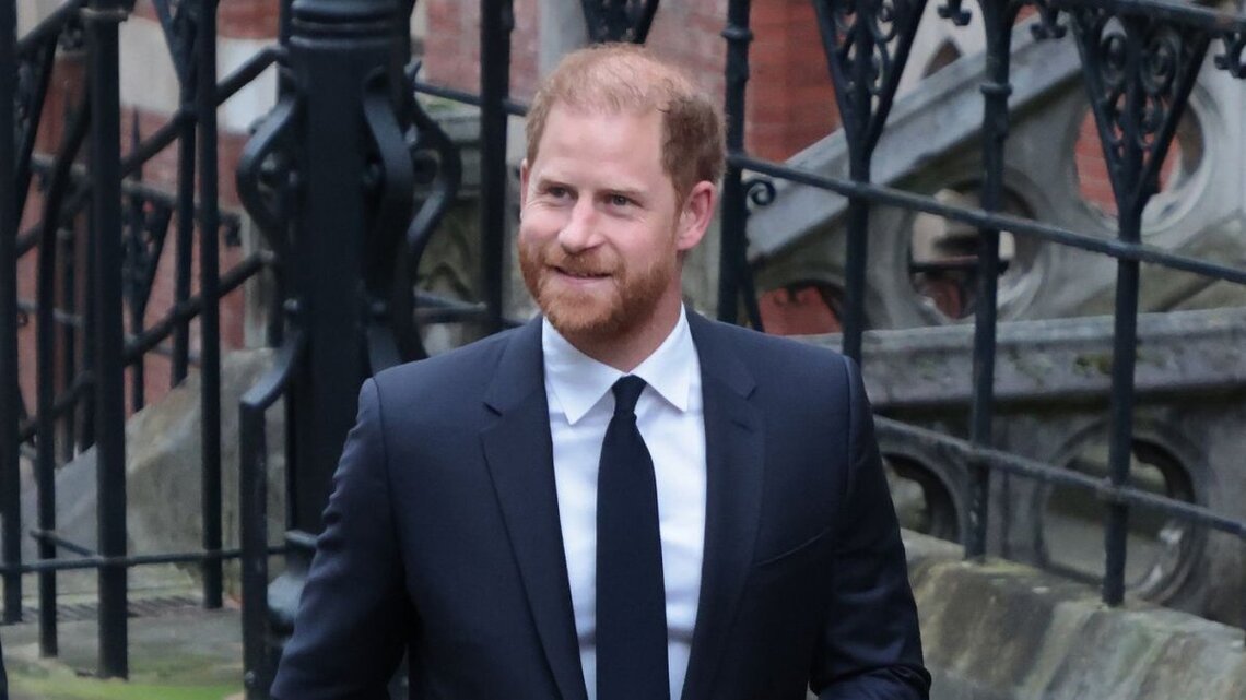 Buckingham Palace says Prince Harry will not stay there 