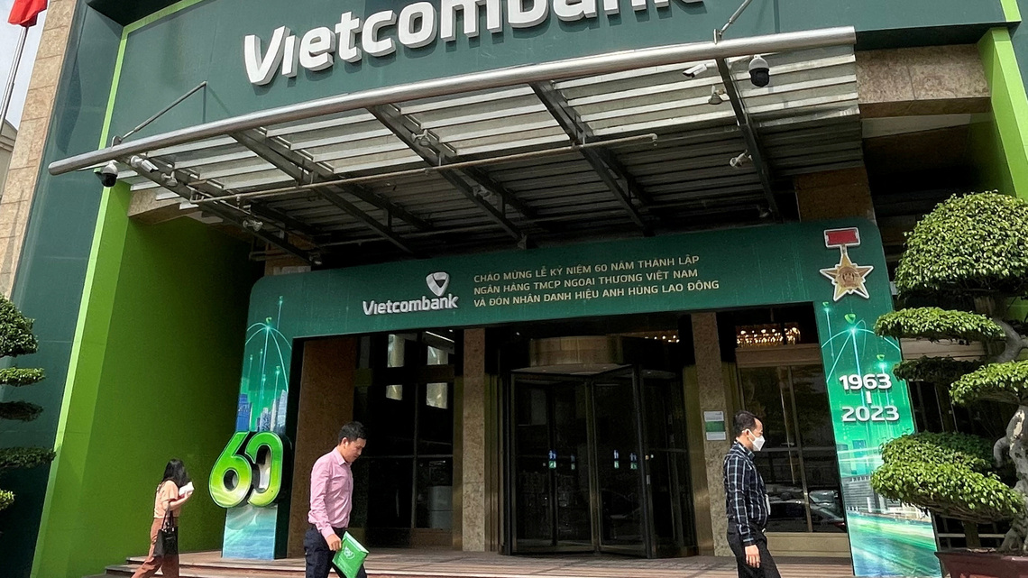 Analysis-Vietnam's banks tap investors for $7 billion as economy runs red hot 