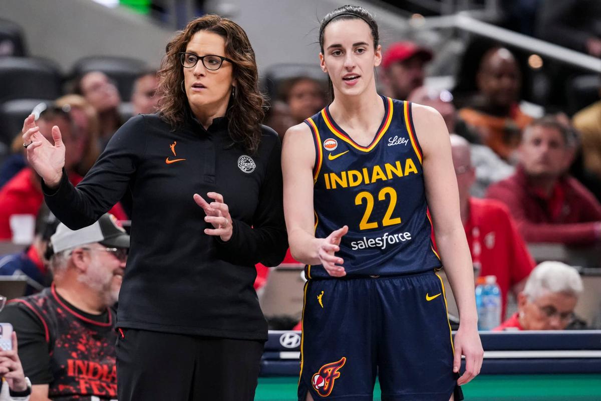  Indiana Fever coach Stephanie White talks to Caitlin Clark during a game. Grace Smith/IndyStar / USA TODAY NETWORK via Imagn Images