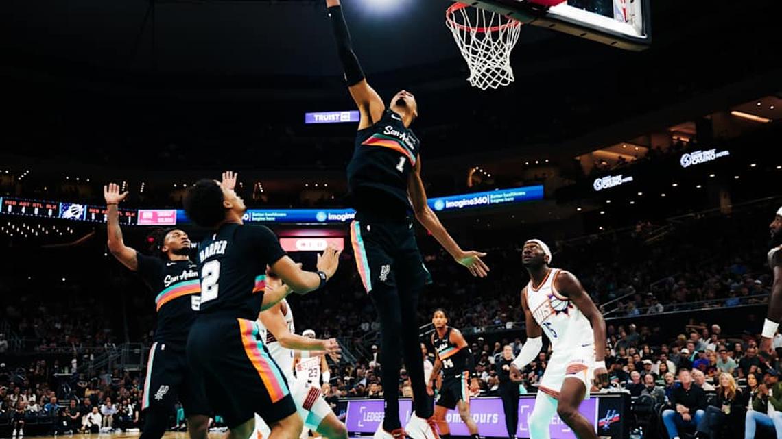  Ronald Cortes/Getty Images 