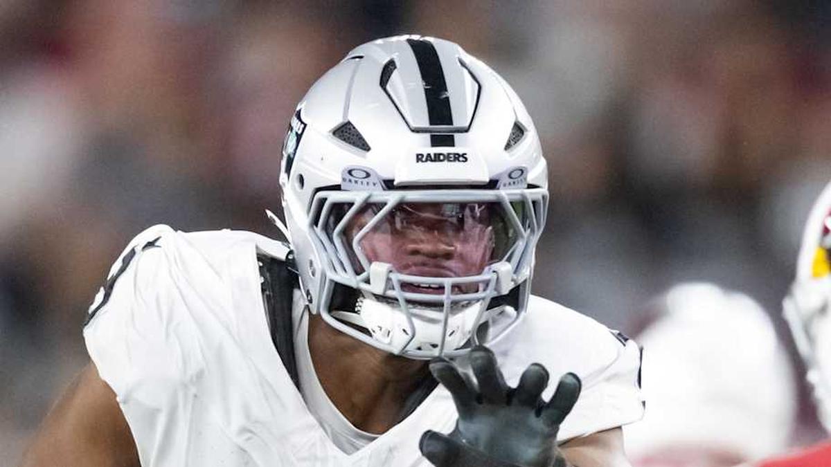  Aug 23, 2025; Glendale, Arizona, USA; Las Vegas Raiders defensive end Tyree Wilson (9) against the Arizona Cardinals during a preseason NFL game at State Farm Stadium. Mandatory Credit: Mark J. Rebilas-Imagn Images | Mark J. Rebilas-Imagn Images 
