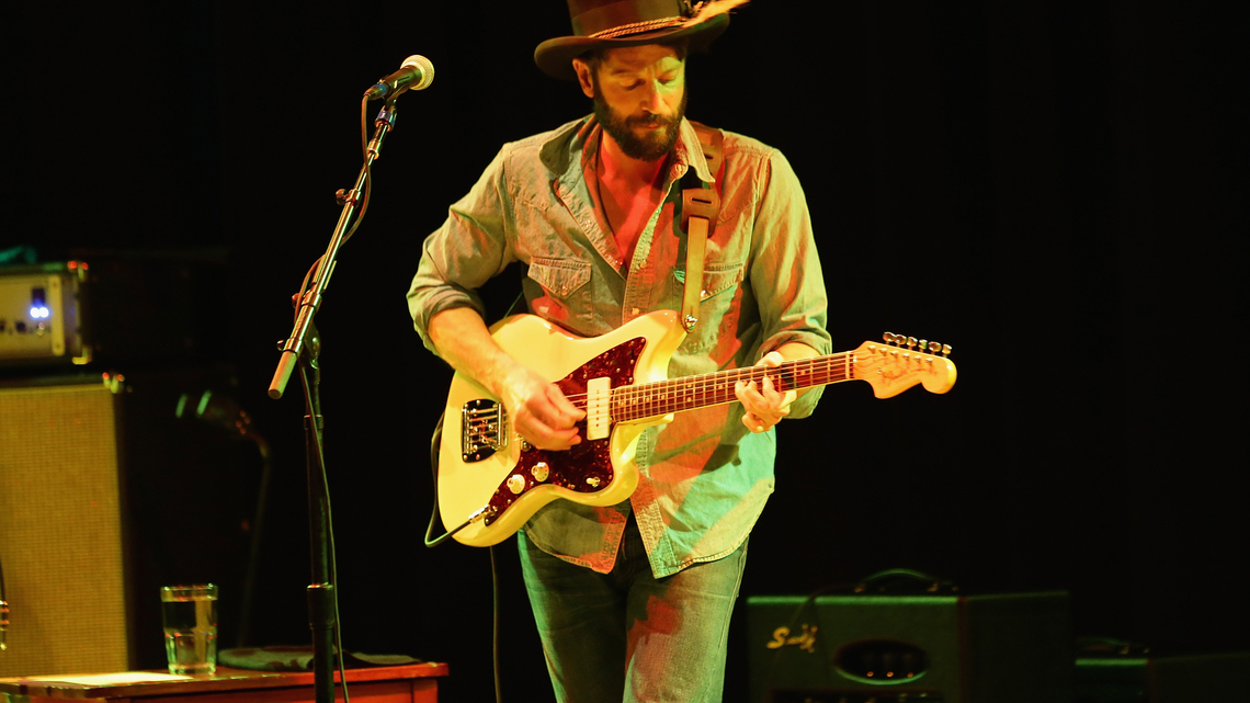 Ray LaMontagne topples over onstage in Nashville, where the high hits 101 