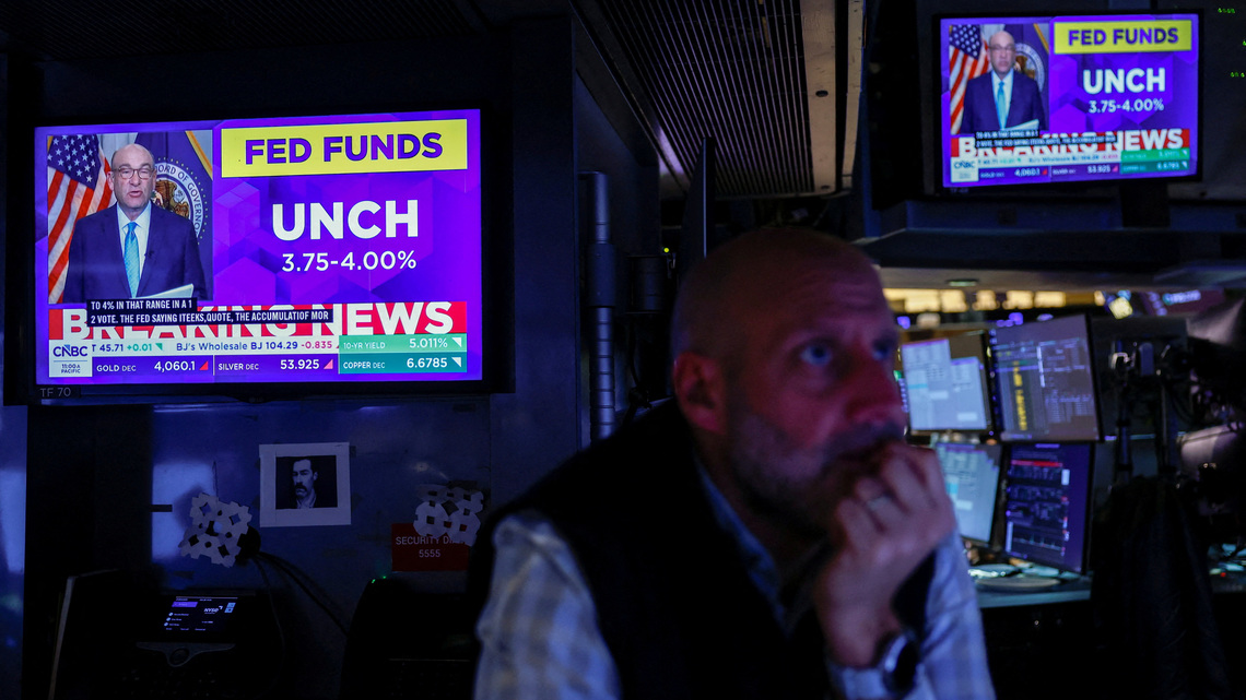 Analysis-Fed highlights economic strength but muddies outlook for Treasuries 
