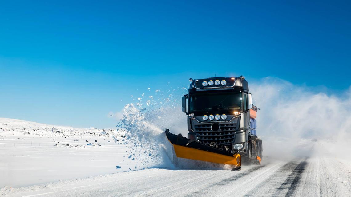 Crews Battle Massive 15-Foot Snowdrifts to Open Yellowstone's Most Scenic Road 