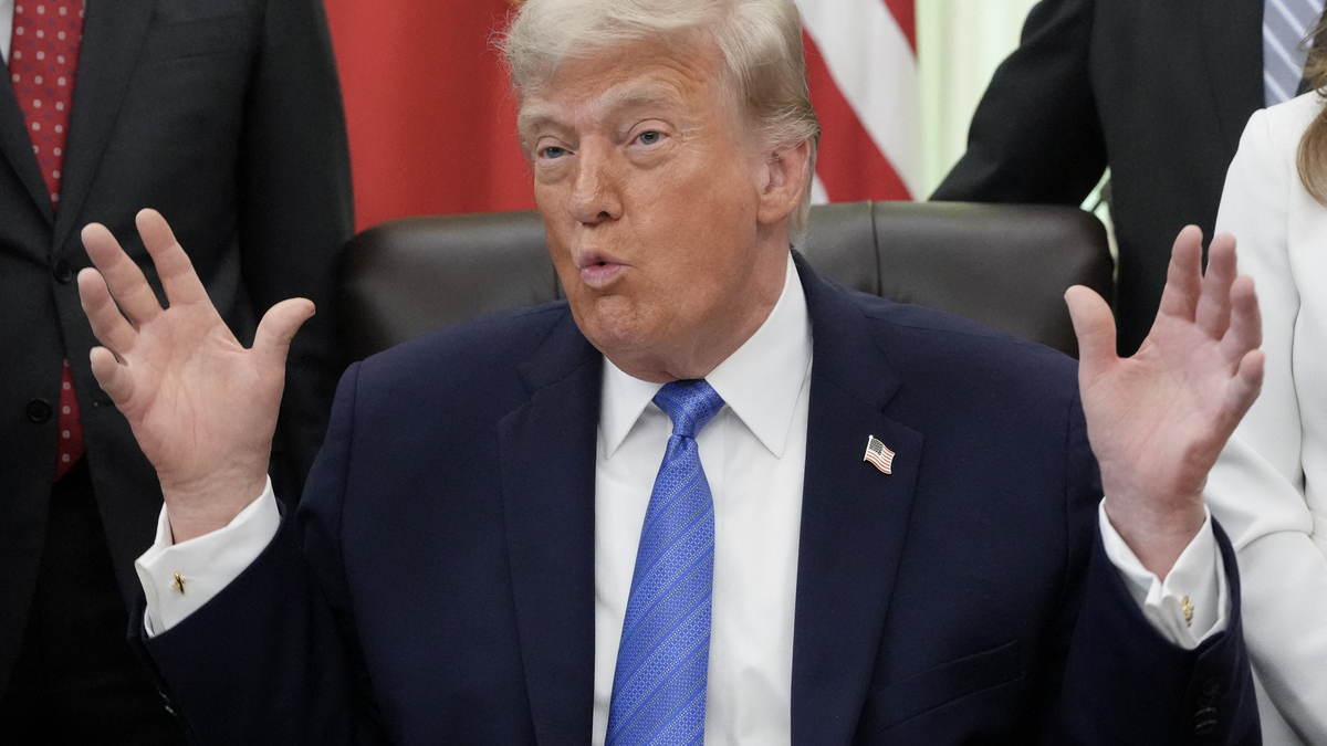 US-POLITICS-TRUMP. President Donald Trump speaks during a signing ceremony for the "Secure America Act" in the Oval Office of the White House in Washington, DC, on June 10, 2026.