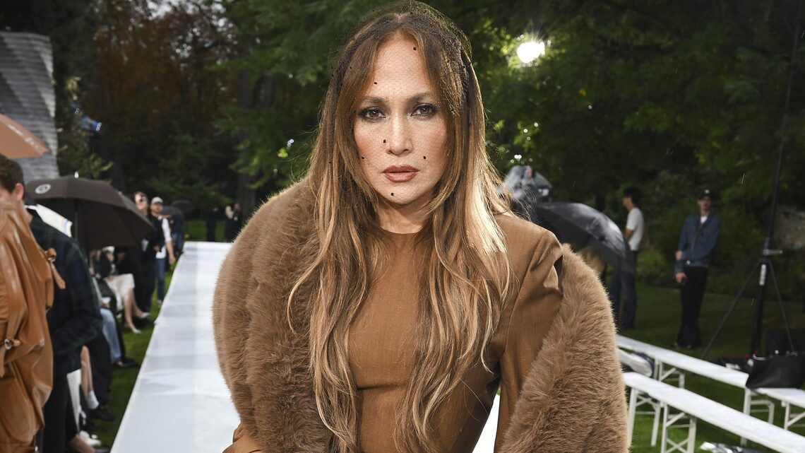 Jennifer Lopez Wore a Flattering Dress Look in Fall's Most Elegant Color 