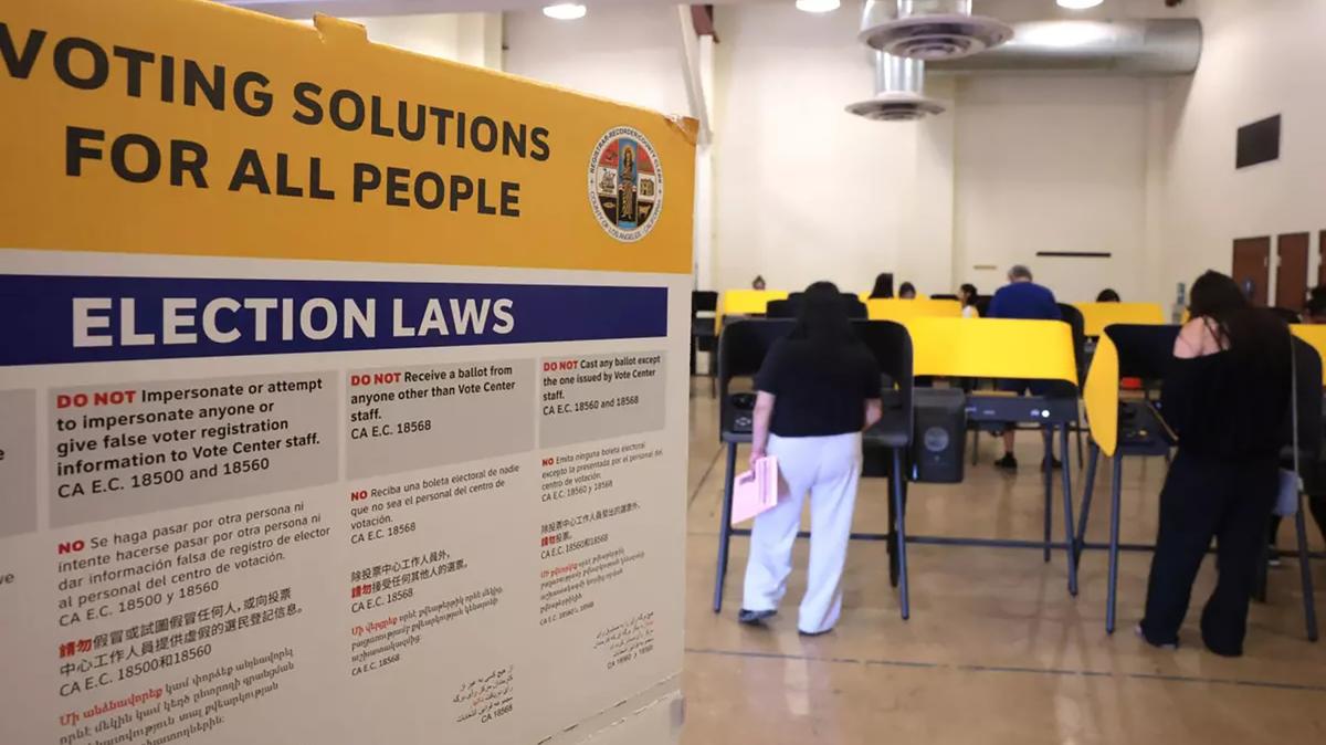 Californians heading to the polls for the Tuesday, June 2, 2026, primary election to determine who will replace Gov. Gavin Newsom, and if Mayor Karen Bass can fend off two challengers. (Myung J. Chun/Los Angeles Times/TNS)