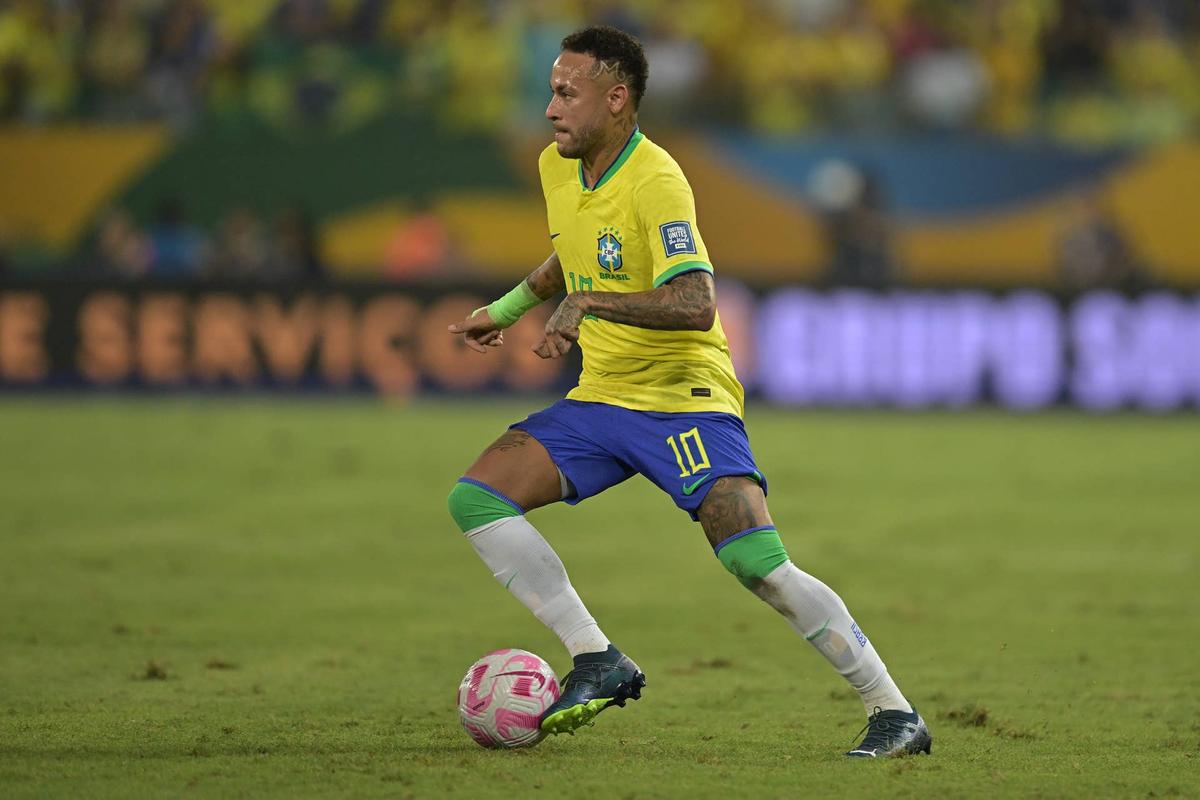  Neymar Jr. of Brazil runs with the ball during a FIFA World Cup 2026 Qualifier match between Colombia and Uruguay at Arena Pantanal on October 12, 2023 in Cuiaba, Brazil. (Photo by Pedro Vilela/Getty Images) Photo by Pedro Vilela/Getty Images