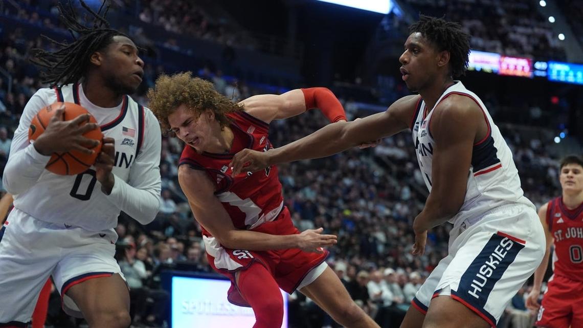 Fresh off historical loss, No. 15 St. John's aims for better vs. Villanova 