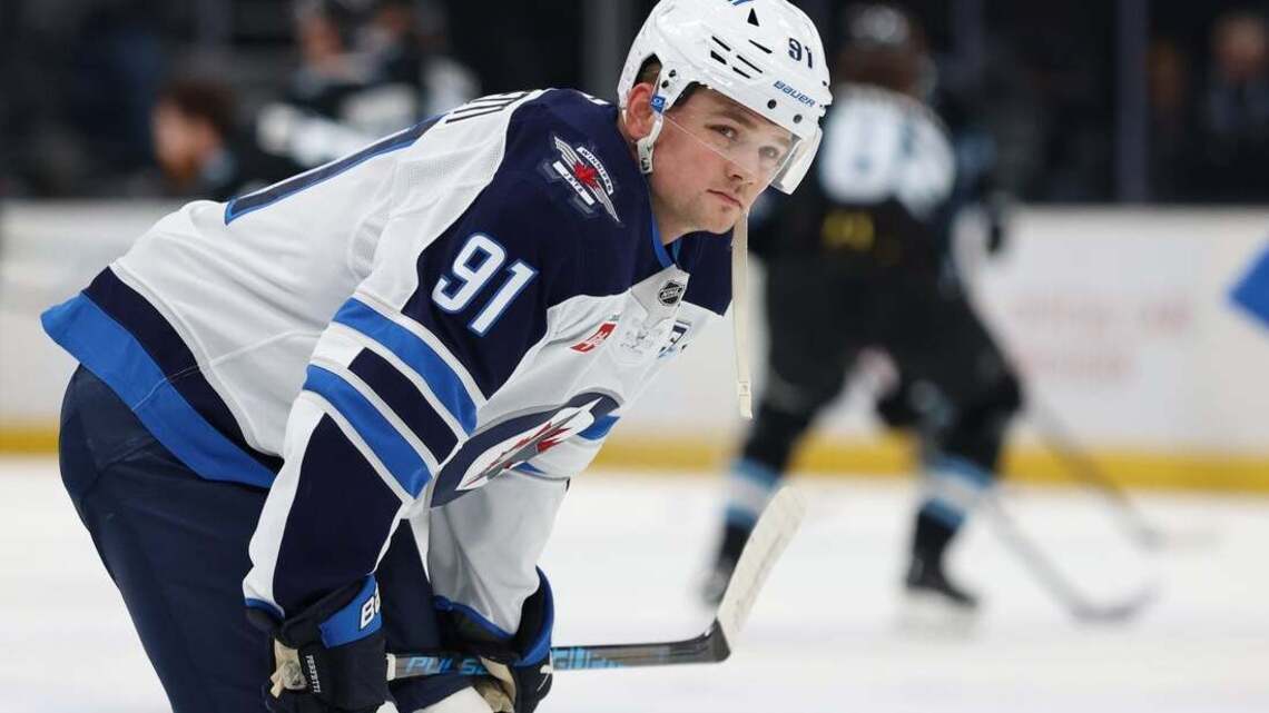 Jets, F Cole Perfetti avoid arbitration with 5-year, $30M deal 