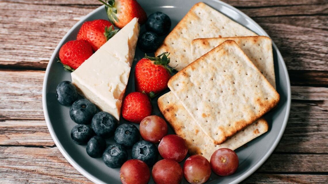3 Bedtime Snacks That Help Stop Overnight Heartburn Before It Even Starts