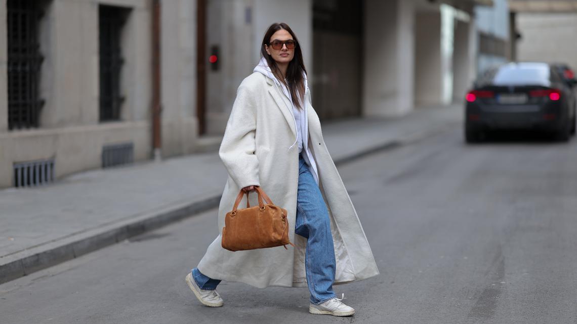 Tired of Winter Boots? Trade Them for These Rich Mom Spring Sneakers 