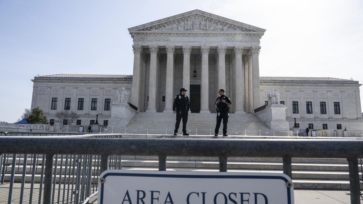 A sign restricting access to the grounds of the U.S. Supreme Court building can be seen on a barrier on March 31, 2026, in Washington, D.C. (Roberto Schmidt/Getty Images/TNS)