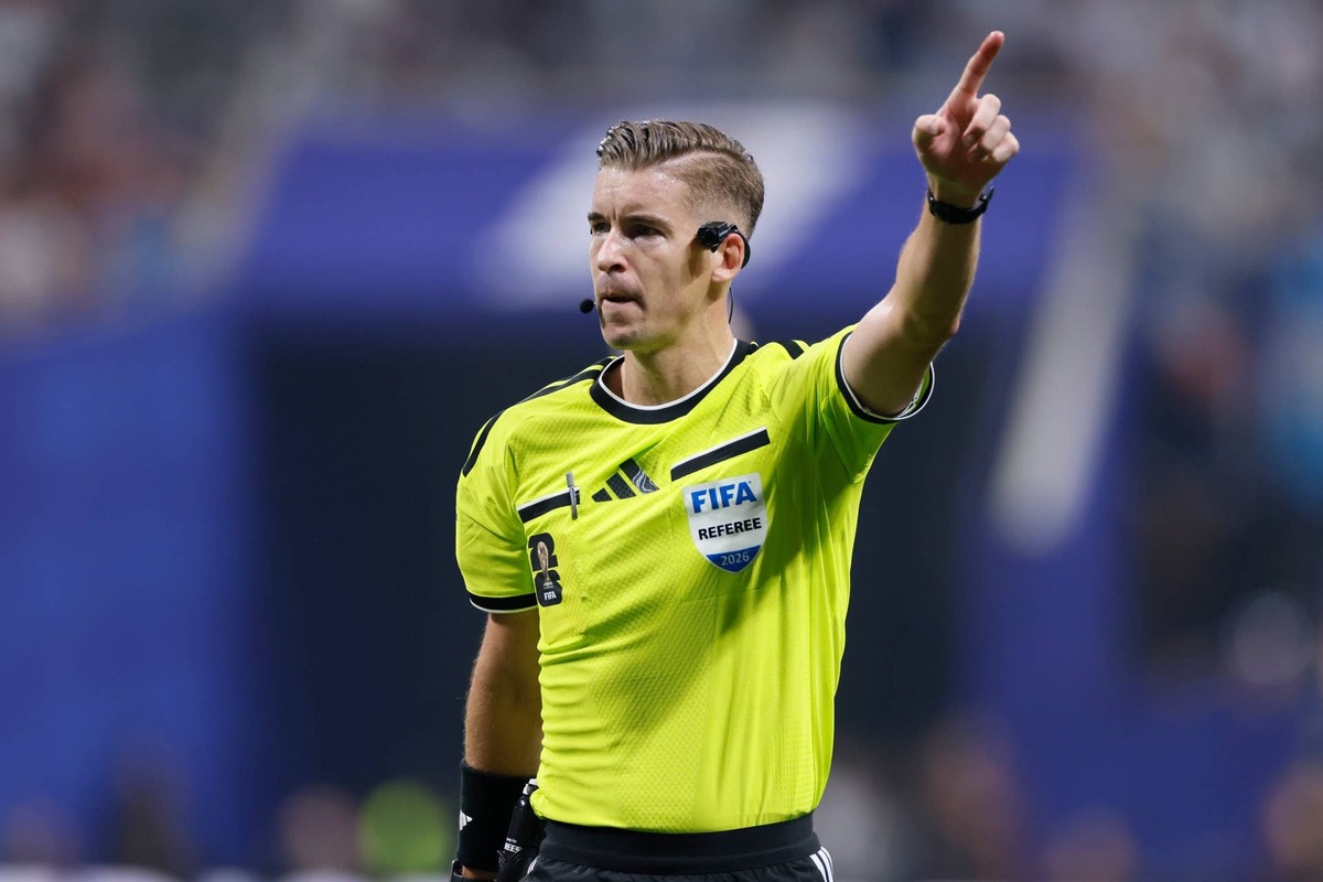  Referee Francois Letexier signals during the FIFA World Cup 2026 Round of 16 match between Argentina and Egypt at Atlanta Stadium on July 7, 2026 in Atlanta, United States. (Photo by Richard Sellers/Sportsphoto/Allstar via Getty Images) Photo by Richard Sellers/Sportsphoto/Allstar via Getty Images