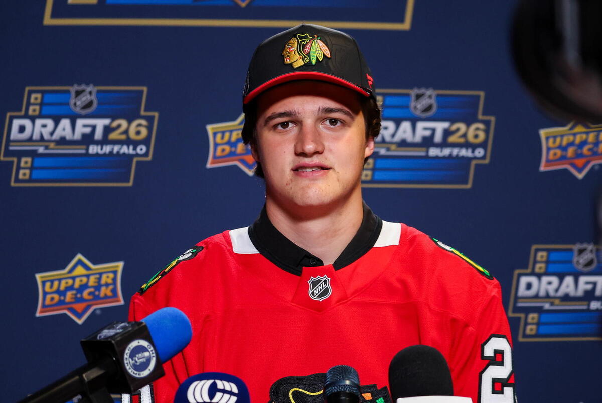  Ryan Roobroeck went 35th overall to the Blackhawks in the 2026 NHL draft. (OHL Images) 