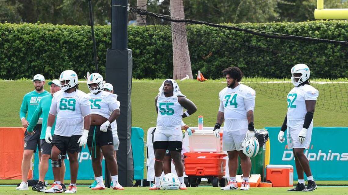 Breaking Down Dolphins Sunday Roster Moves: O-Line Depth Takes a Big Hit