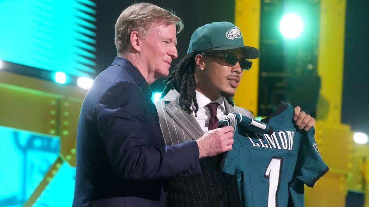  Apr 23, 2026; Pittsburgh, PA, USA; Southern California Trojans receiver Makai Lemon is selected by the Philadelphia Eagles as the number 20 pick during the 2026 NFL Draft at Acrisure Stadium. Mandatory Credit: Kirby Lee-Imagn Images | Kirby Lee-Imagn Images 