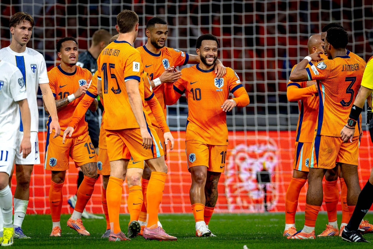  Memphis Depay celebrates during the match between the Netherlands and Finland. Photo by Marcel van Dorst/EYE4images/NurPhoto via Getty Images