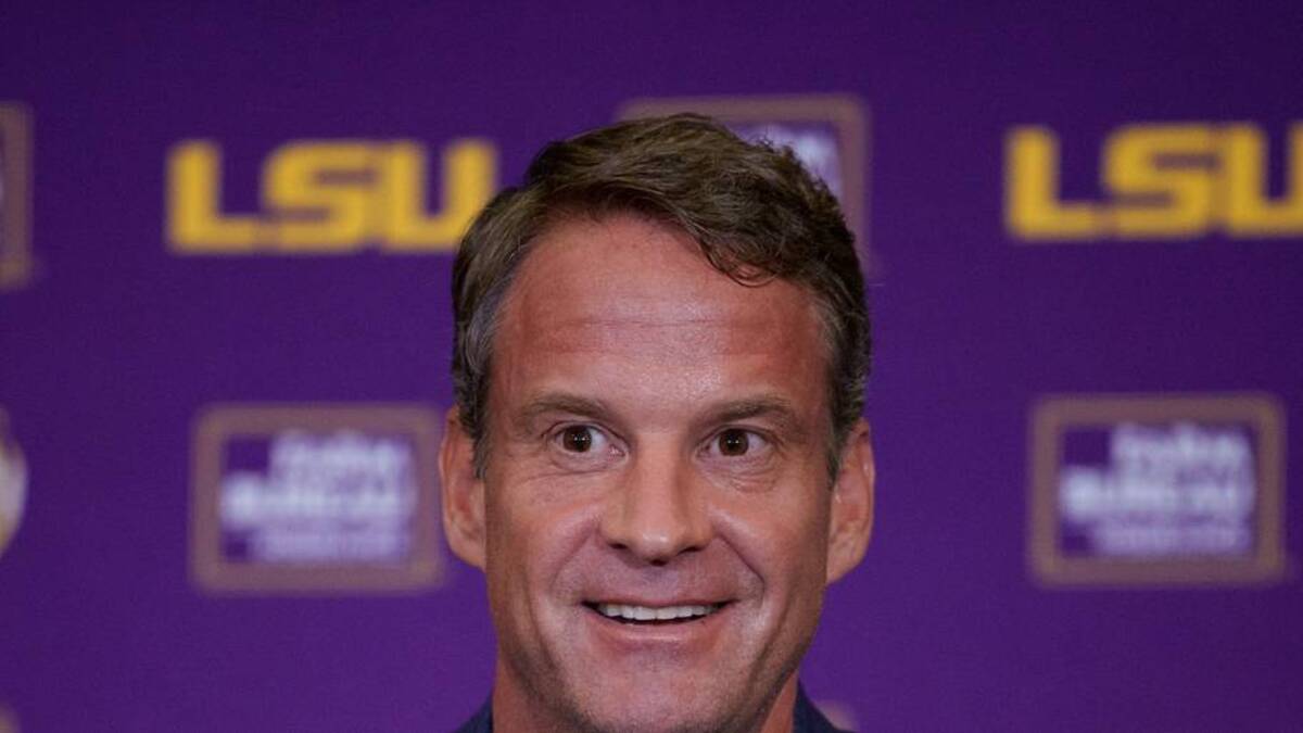  Dec 1, 2025; Baton Rouge, LA, USA; LSU new head coach Lane Kiffin speaks at South Stadium Club at Tiger Stadium. Mandatory Credit: Matthew Hinton-Imagn Images | Matthew Hinton-Imagn Images 