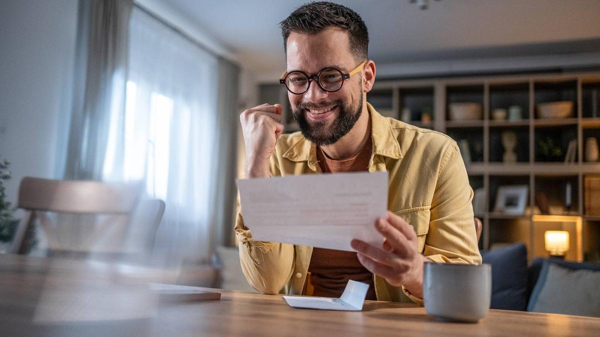 Emergency savings, smart debt management, diversification, and disciplined investing habits can strongly shape long-term financial stability and confidence. 
