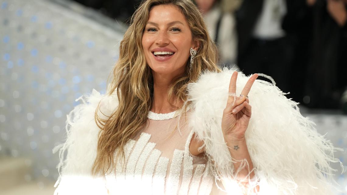 Gisele Bündchen's Secret to Rich, Supermodel Hair? This Shine Spray 