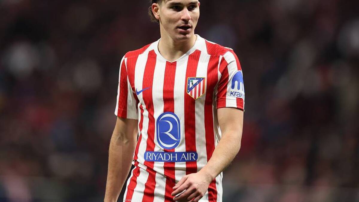  Julián Álvarez is wanted by Barcelona. | Florencia Tan Jun/Getty Images 